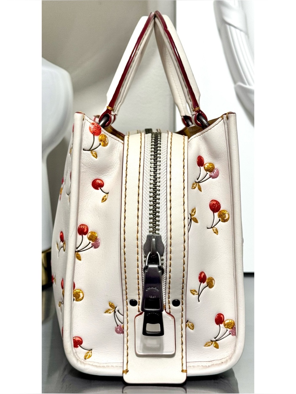 COACH ROGUE 25 CHERRY PRINT SHOULDER BAG IN BP/CHALK - Picture 4 of 10